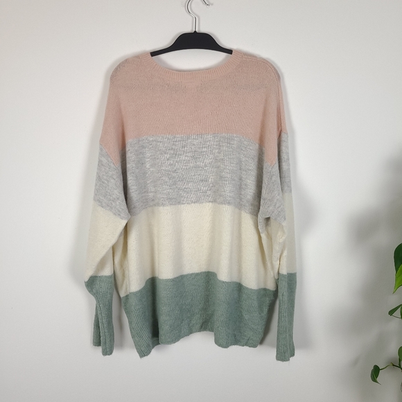 H&M Fine-Knit Sweater Sage Green Colorblock - Picture 7 of 8